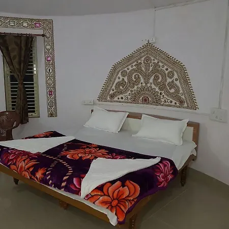 Hiriz Gorewali Resort 3*
