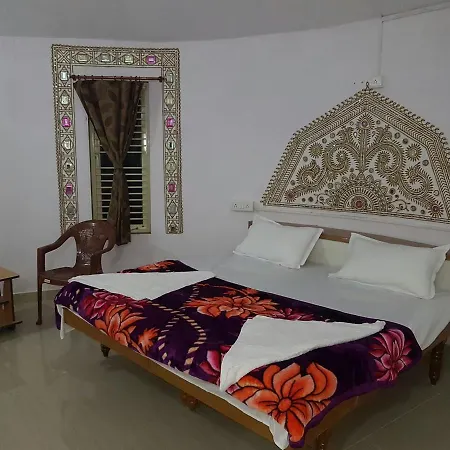 Hiriz Gorewali 3* Bhuj